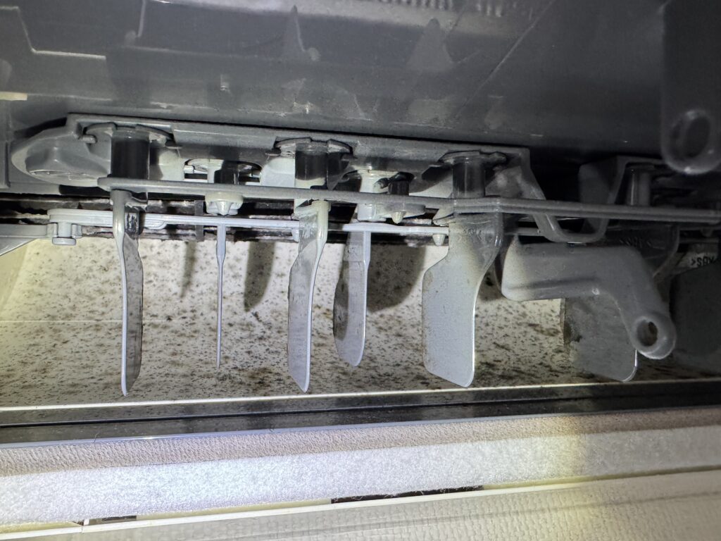 市川市お掃除機能付きエアコンクリーニング（洗浄）