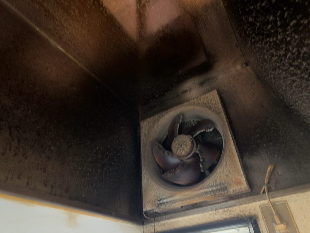 市川市キッチン、レンジフード（換気扇）クリーニングお掃除業者