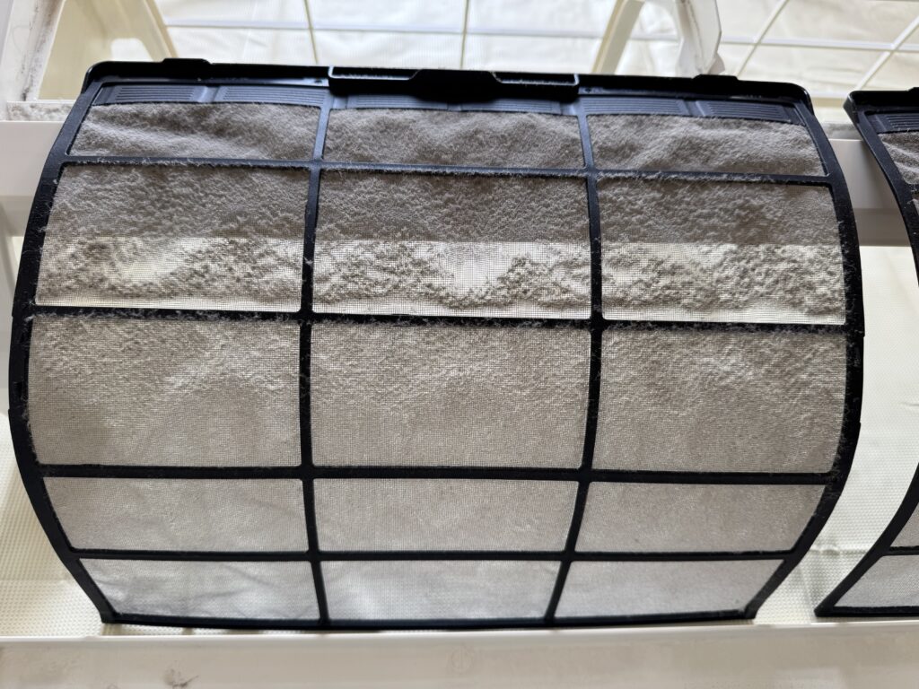 市川市エアコンクリーニング完全分解洗浄業者