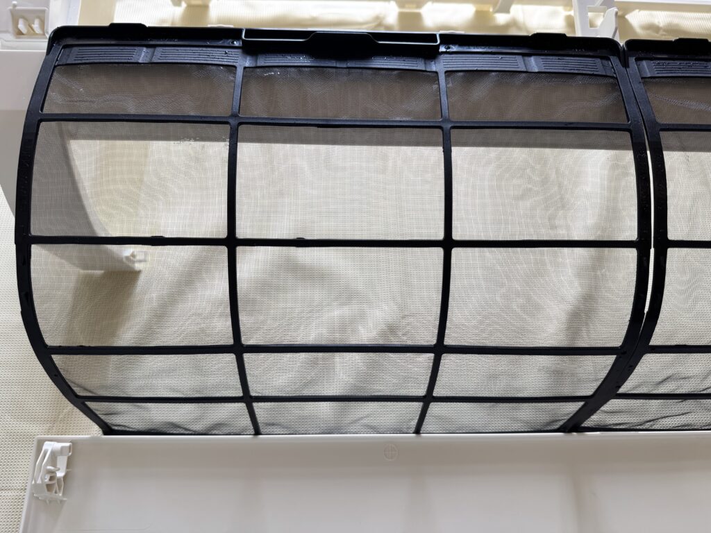 市川市エアコンクリーニング完全分解洗浄業者