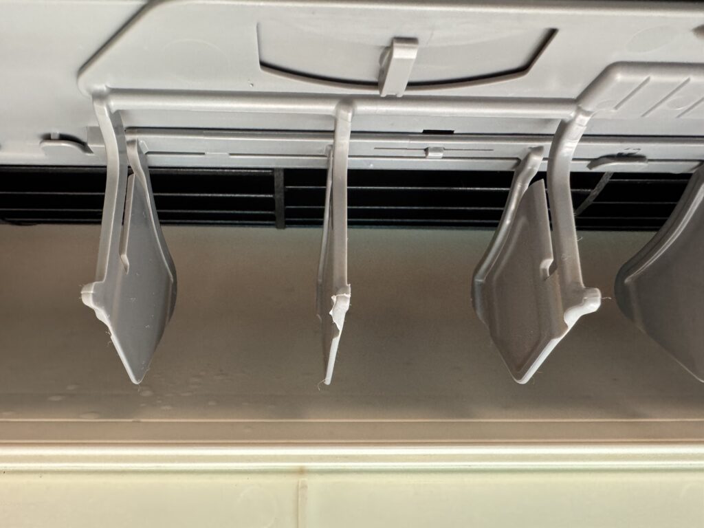 市川市エアコンクリーニング完全分解洗浄業者